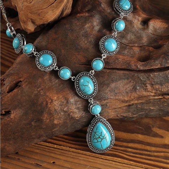 🔥🔥sale🔥🔥Green crackle turquoise western necklace - Picture 2 of 3